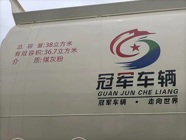 后推履帶半掛車(chē)生產(chǎn)廠家