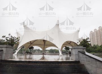 如何預防和解決膜結構在雨天出現的積水？