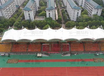 膜結構體育看臺雨天積水了該如何處理?